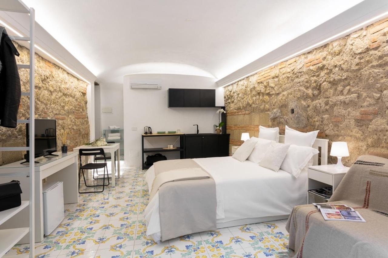 Al Cristo Velato - Historical Center - Apartment Napoli Bagian luar foto